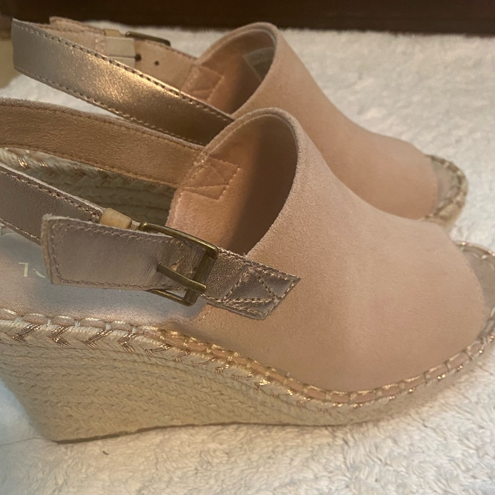 TOMS suede wedge braided sandals Sz 7